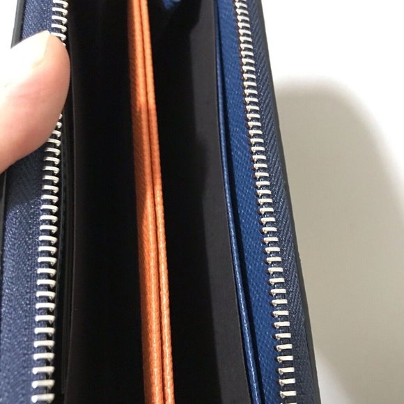 Bally Switzerland luxury & chic  beautiful leather zip wallet NIB$695 - Picture 7 of 11